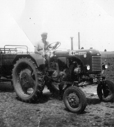 Der erste Traktor in der Baumschule Hemmelmeyer